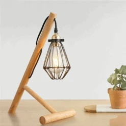 Lampe De Bureau Ou Chevet Avec Pied En Bois Et Lampe En Cage Métal 8 Lampe De Bureau Ou Chevet Avec Pied En Bois Et Lampe En Cage Métal -Lumeers Boutique Captured ecran2022 06 06a14.25.14 cca6ab6d 07f6 47b2 94b8 615653ef9c6e