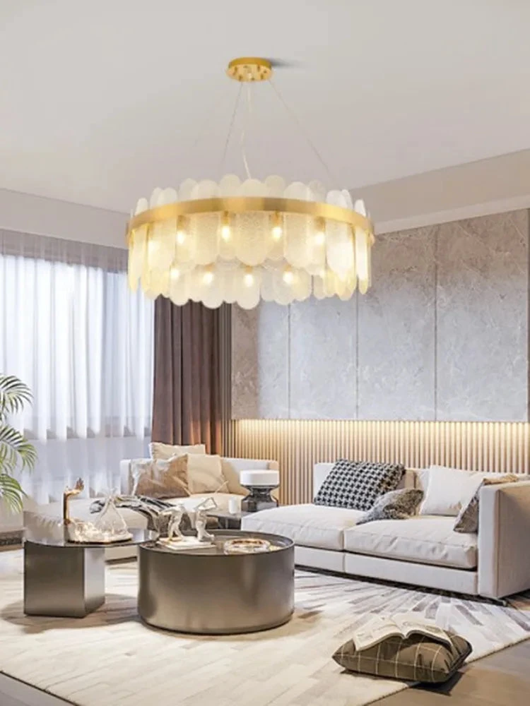 Lustre Ovale En Métal Doré Avec Abat-jour En Verre Suspendu 4 Lustre Ovale En Métal Doré Avec Abat-jour En Verre Suspendu – Image 2