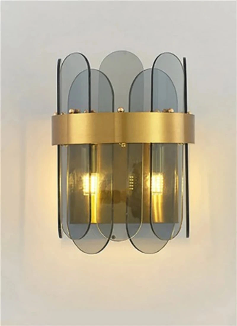 Lustre Ovale En Métal Doré Avec Abat-jour En Verre Suspendu 17 Lustre Ovale En Métal Doré Avec Abat-jour En Verre Suspendu – Image 15