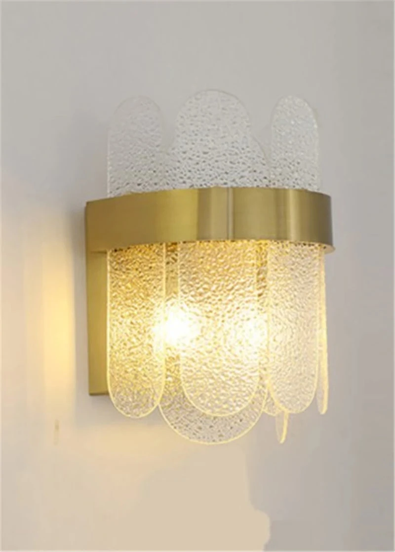 Lustre Ovale En Métal Doré Avec Abat-jour En Verre Suspendu 16 Lustre Ovale En Métal Doré Avec Abat-jour En Verre Suspendu – Image 14