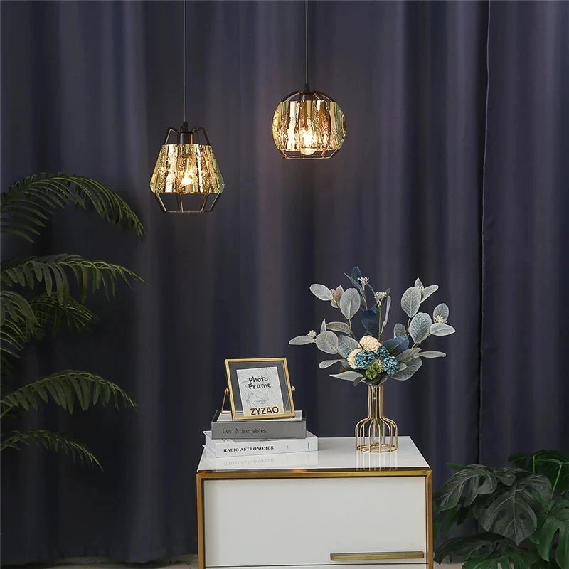 Suspension Nordique Créative Avec Abat-jour Doré Gravé 6 Suspension Nordique Créative Avec Abat-jour Doré Gravé – Image 4