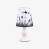 Lampe De Chevet Blanche Avec Abat-jour En Tissu Avec Papillon Et Fleurs 1 Lampe De Chevet Blanche Avec Abat-jour En Tissu Avec Papillon Et Fleurs -Lumeers Boutique lampe de chevet blanche avec abat jour en tissu avec papillon et fleurs c87ecedc 6e55 4a7e bff9 d40823581bec
