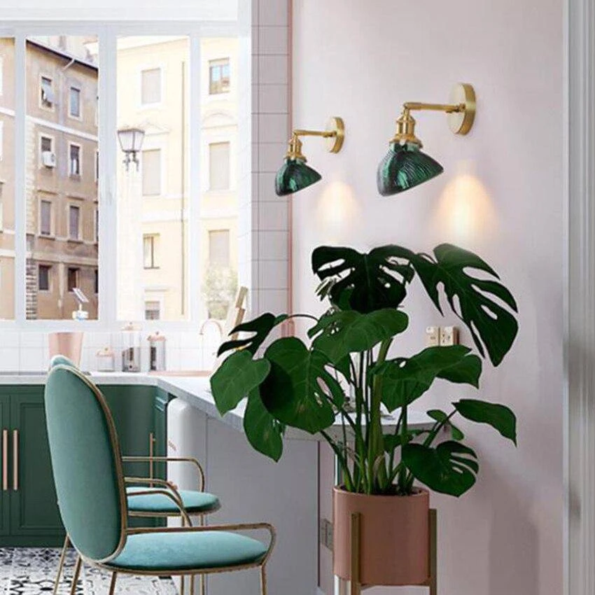 Applique Murale Design LED Dorée Avec Bras Rétro Et Abat-jour En Verre émeraude 5 Applique Murale Design LED Dorée Avec Bras Rétro Et Abat-jour En Verre émeraude – Image 3