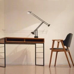 Lampe De Bureau LED En Métal Noir Style Industriel -Lumeers Boutique product image 1619835289 6917692e 3877 4ff4 b9d3 2e16e3e6216c