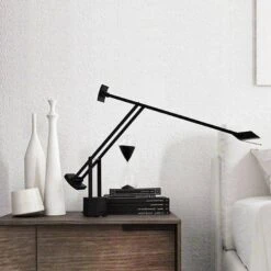 Lampe De Bureau LED En Métal Noir Style Industriel -Lumeers Boutique product image 1619835301 18249f62 c1c7 411b ab6b 38b54ec672cd