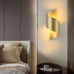 Applique Murale Design à LED Avec Courbe En Métal Doré Loft 9 Applique Murale Design à LED Avec Courbe En Métal Doré Loft -Lumeers Boutique product image 1834792488 2aee1741 1223 4a63 9f29 52c0ce2c6b29