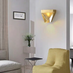 Applique Murale Moderne En Forme De Pyramide Luxury Jarrett -Lumeers Boutique product image 1891444530