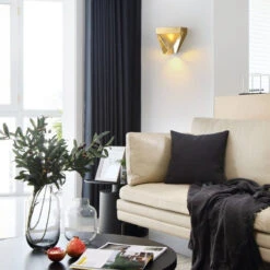 Applique Murale Moderne En Forme De Pyramide Luxury Jarrett -Lumeers Boutique product image 1891444536