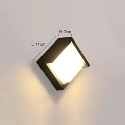 Applique Murale Design LED Résistant à L'humidité Aliénor 30 Applique Murale Design LED Résistant à L'humidité Aliénor -Lumeers Boutique product image 1960178395 5588b360 3e33 4d33 8de7 b09baa612766