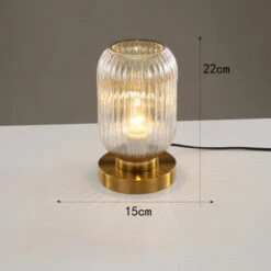 Lampe à Poser Cylindrique En Verre Coloré Et Base Dorée Quinn 27 Lampe à Poser Cylindrique En Verre Coloré Et Base Dorée Quinn -Lumeers Boutique product image 1972342201