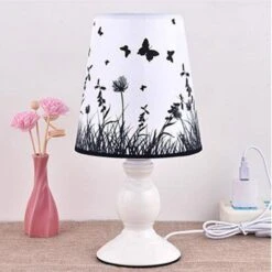 Lampe De Chevet Blanche Avec Abat-jour En Tissu Avec Papillon Et Fleurs 12 Lampe De Chevet Blanche Avec Abat-jour En Tissu Avec Papillon Et Fleurs -Lumeers Boutique product image 398784781 46102c65 6e19 4dc5 87b9 6ba60a05cd92