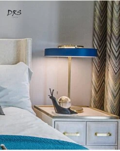 Lampe De Chevet Doré Et Abat-jour Métal Noir Cylindrique Mesa 10 Lampe De Chevet Doré Et Abat-jour Métal Noir Cylindrique Mesa -Lumeers Boutique product image 983294387 64b1c2b4 5851 4dad a791 92580f98eb9b